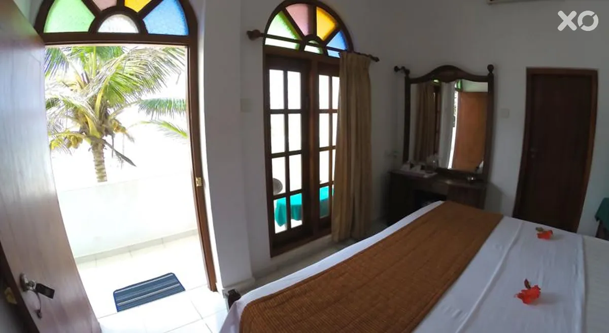 Royal Beach Hotel & Restaurant