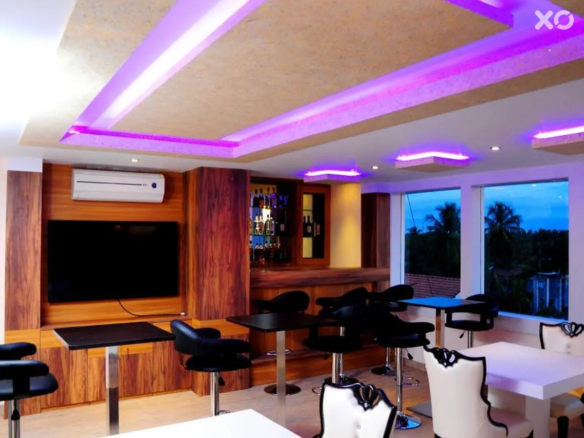 Royal Castle Hotel
