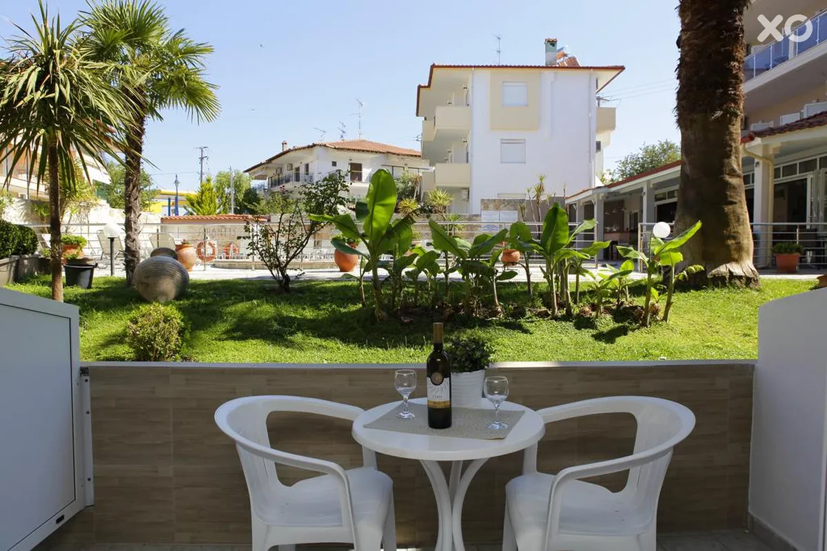 Sarantis Hotel