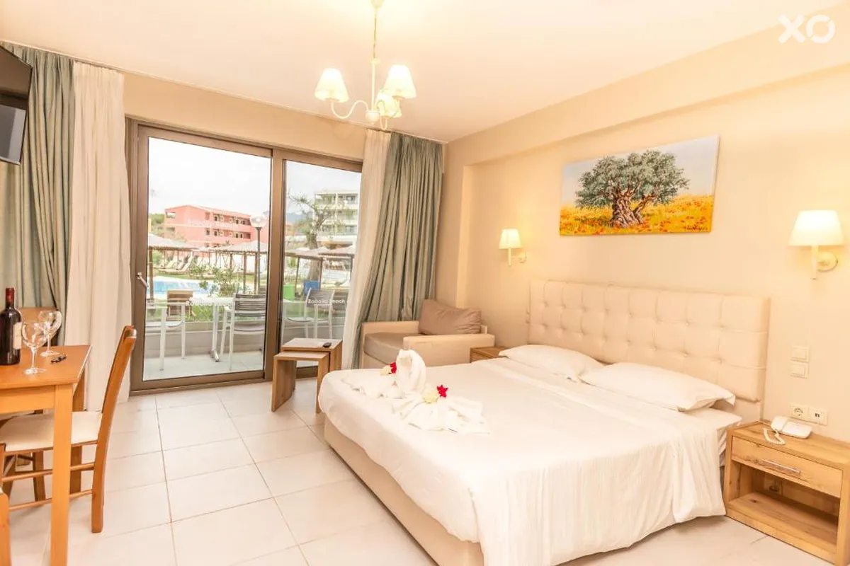 Robolla Beach Aparthotel