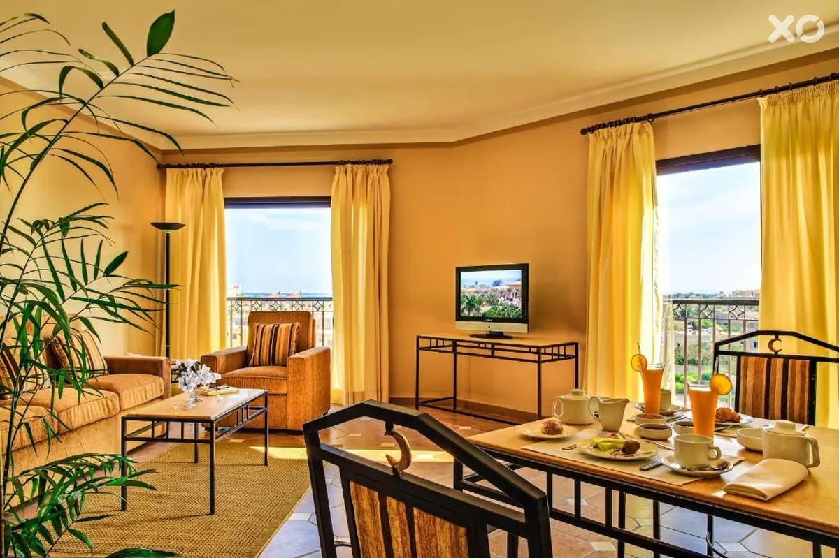 Solymar Ivory Suites