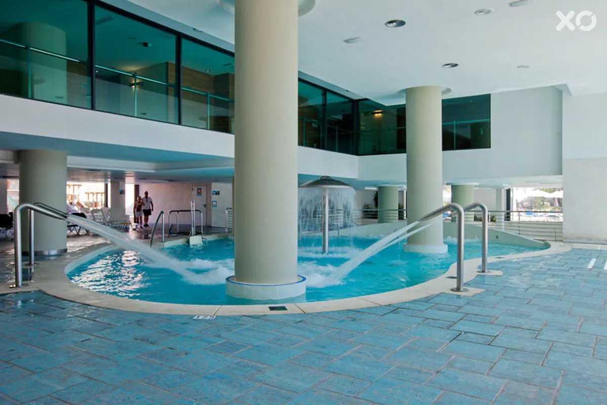 Deloix Aqua Center Hotel