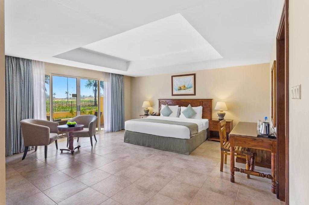 ОАЕ, коли хочеться моря й комфорту! Піщаний пляж, великий басейн та тихі вечори