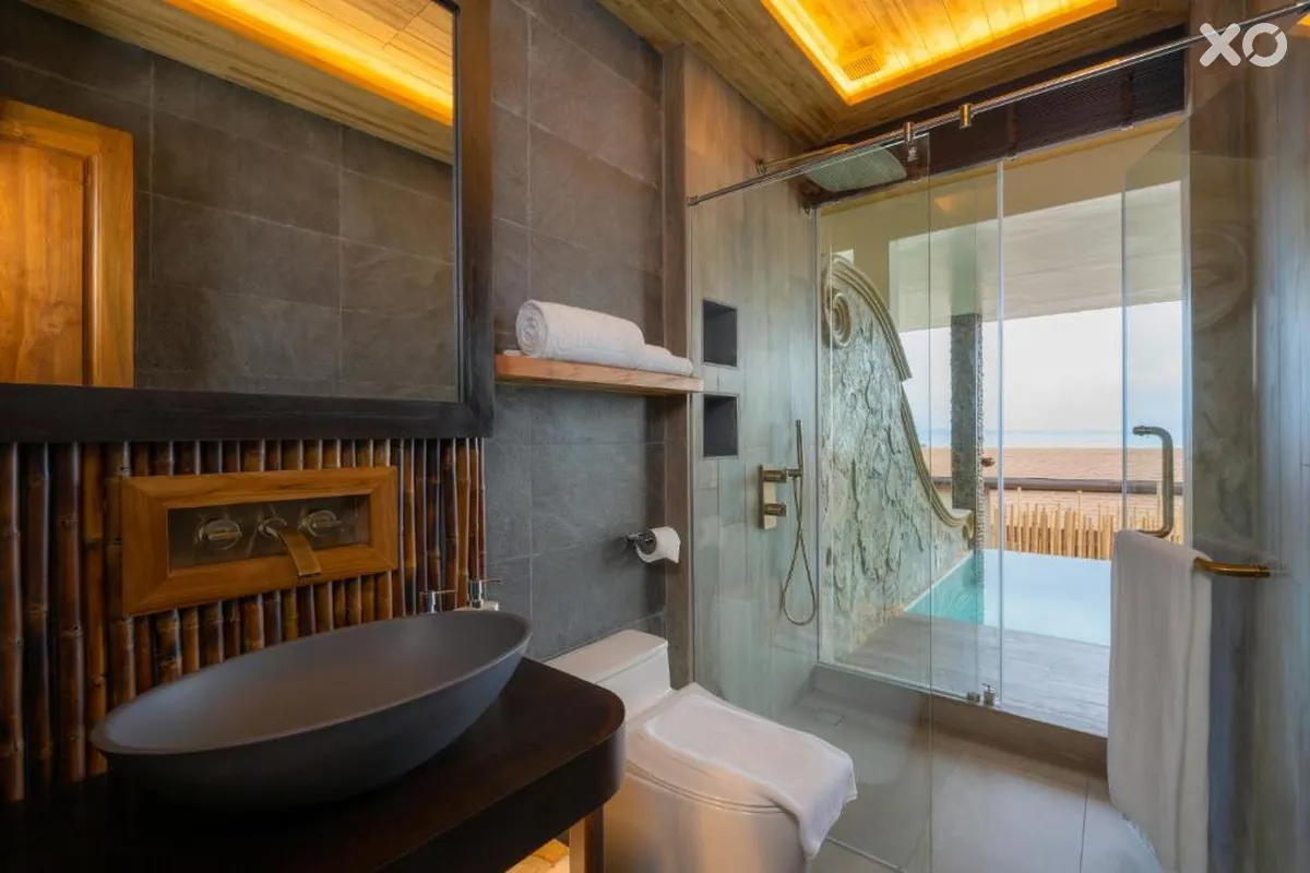 Sinae Phuket Luxury Hotel