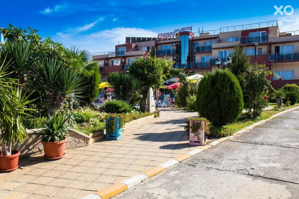 Sunny Hotel