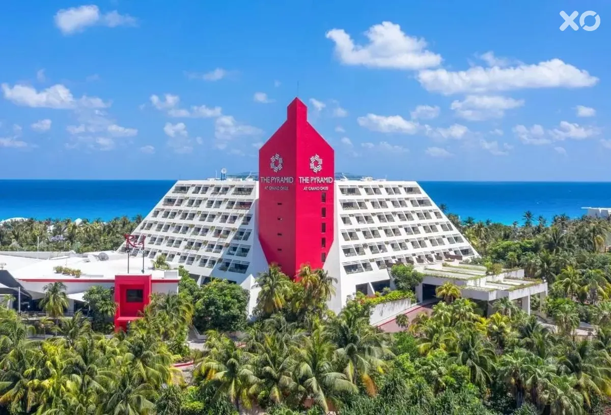 The Pyramid на Grand Oasis