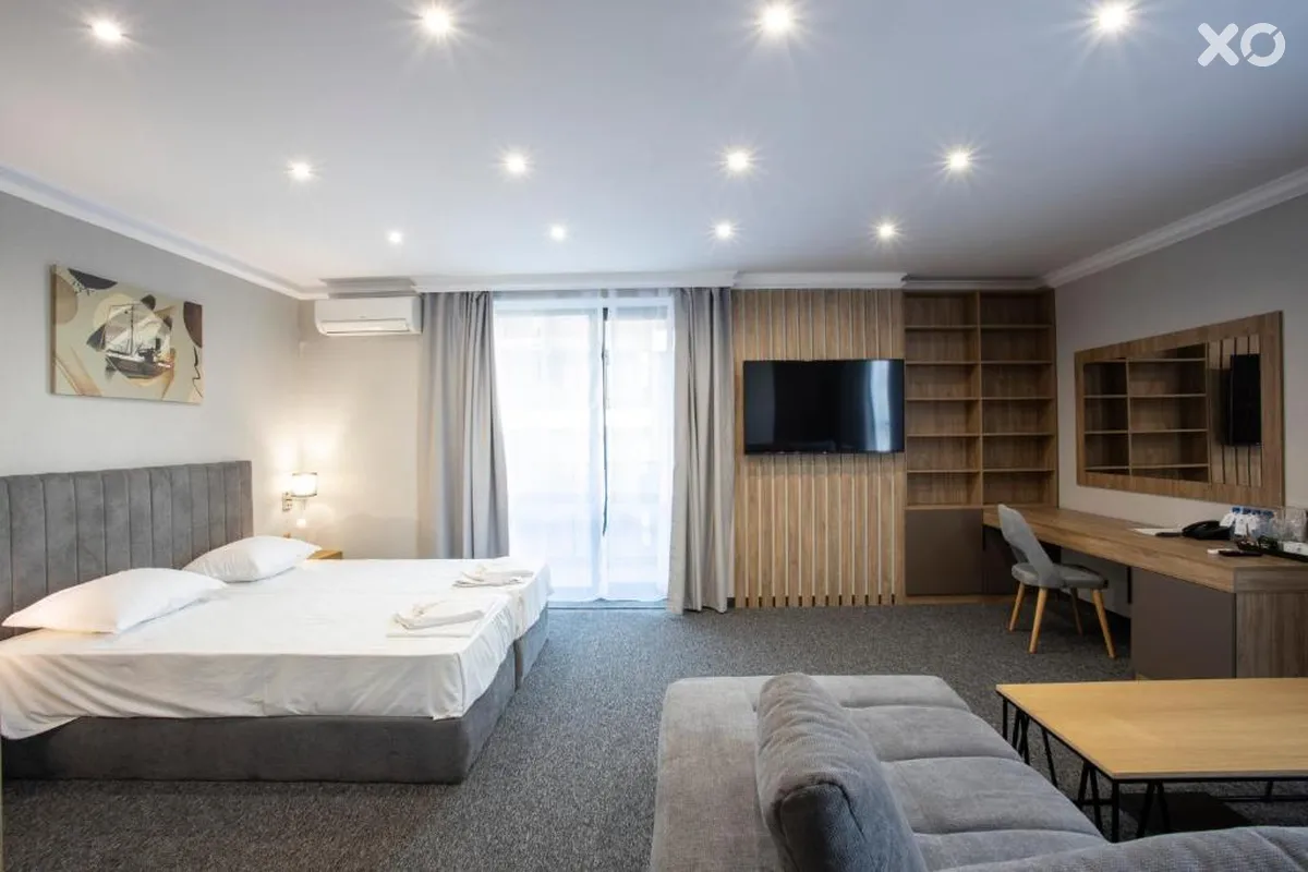 Avenue Hotel Deluxe