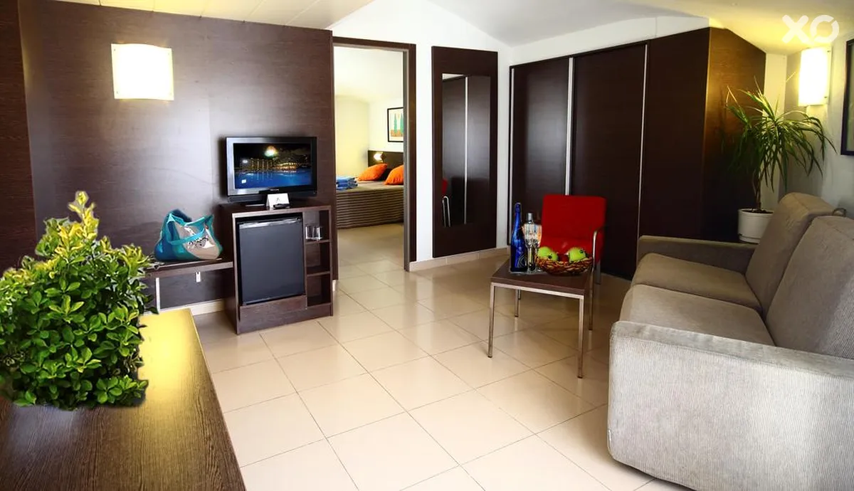 Aqua Hotel Montagut Suites