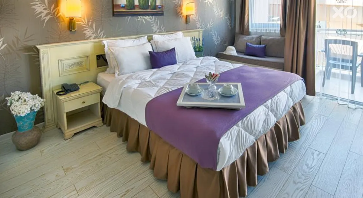 Romance Hotel
