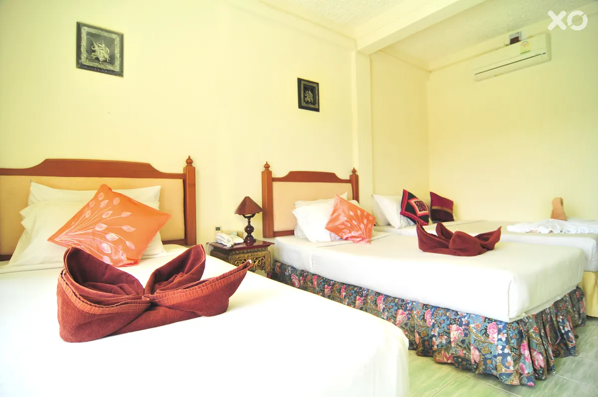 Baan Karon Hill Phuket Resort