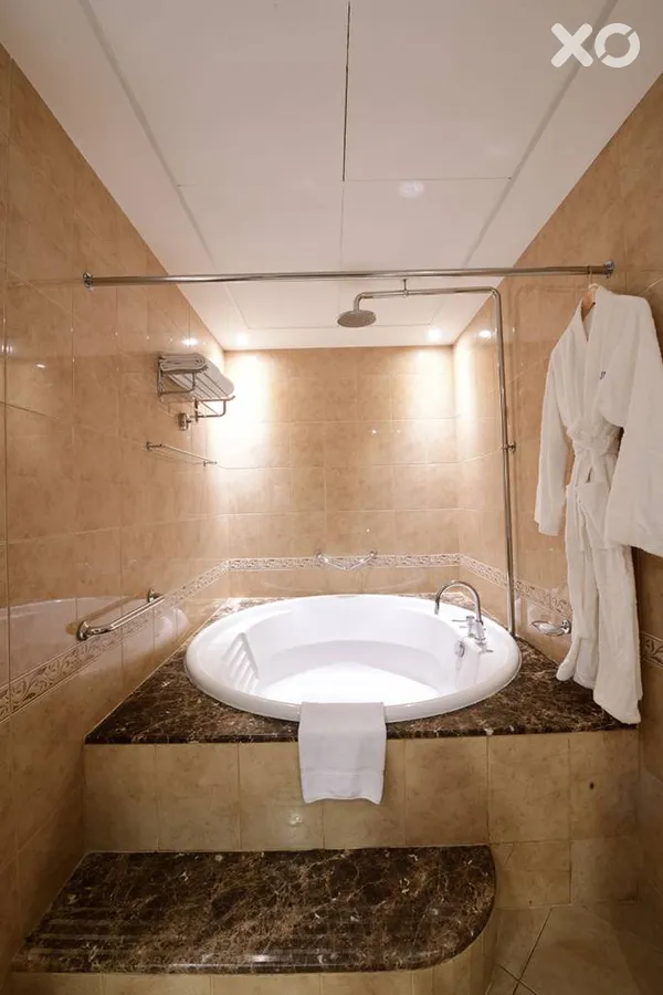 Majestic City Retreat Hotel