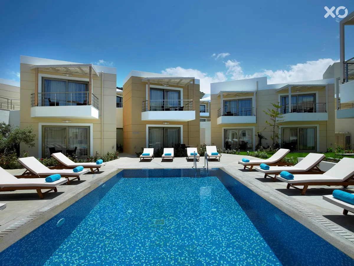 Rοyal Blue Resort