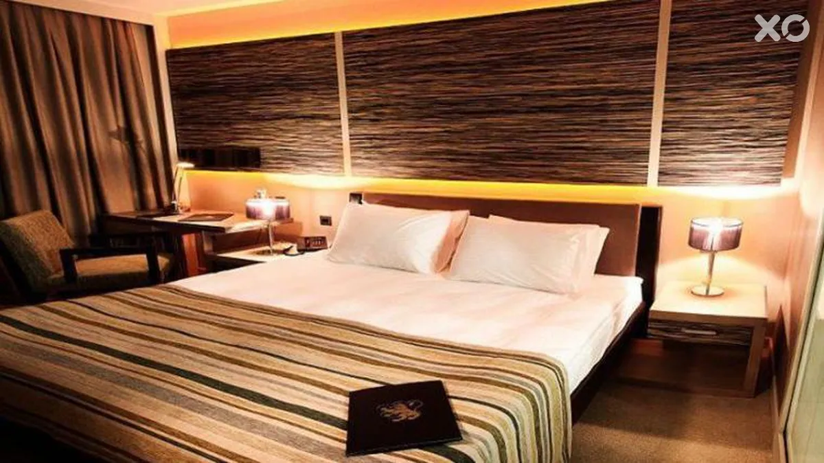 Cratos Premium Hotel & Casino