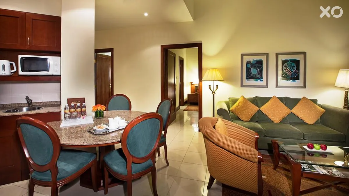 Pearl City Suites (City Seasons Suites)