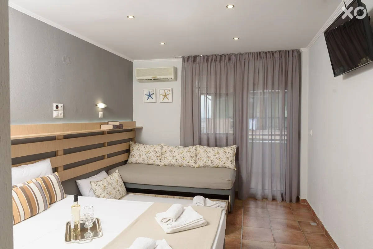 Ammos Beach Studios & Suites