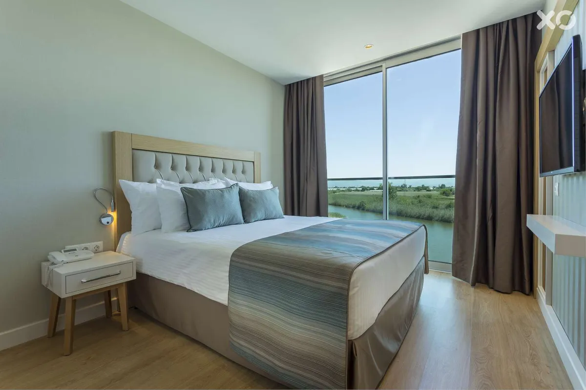 Aska Lara River Suite