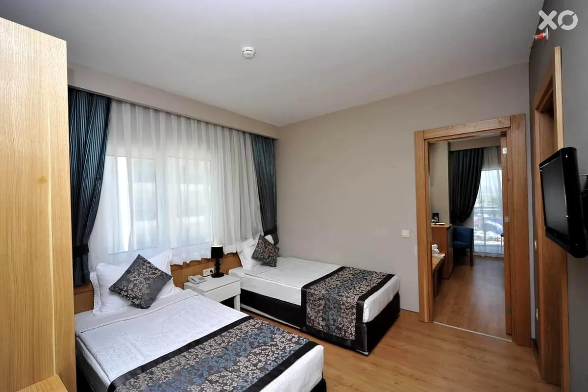 Lake & River Side Hotel & Spa