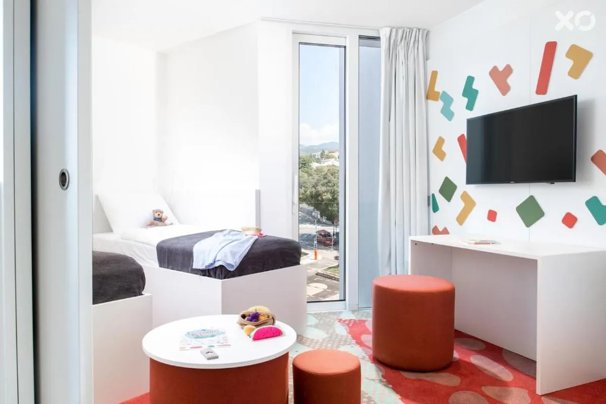 Lisanj Hotel