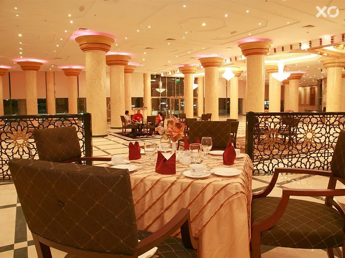 Crown Palace Hotel