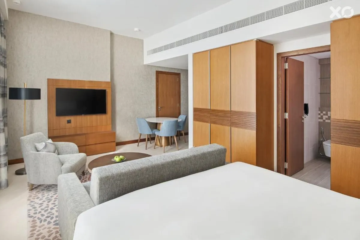 Staybridge Suites Dubai al-Maktoum Airport