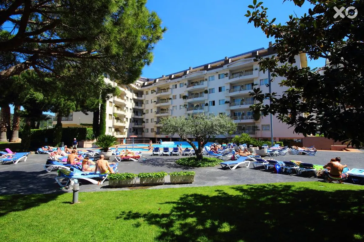 Aqua Hotel Montagut Suites