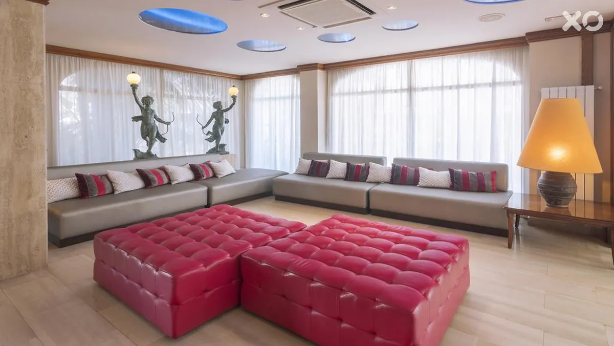 Monica Hotel