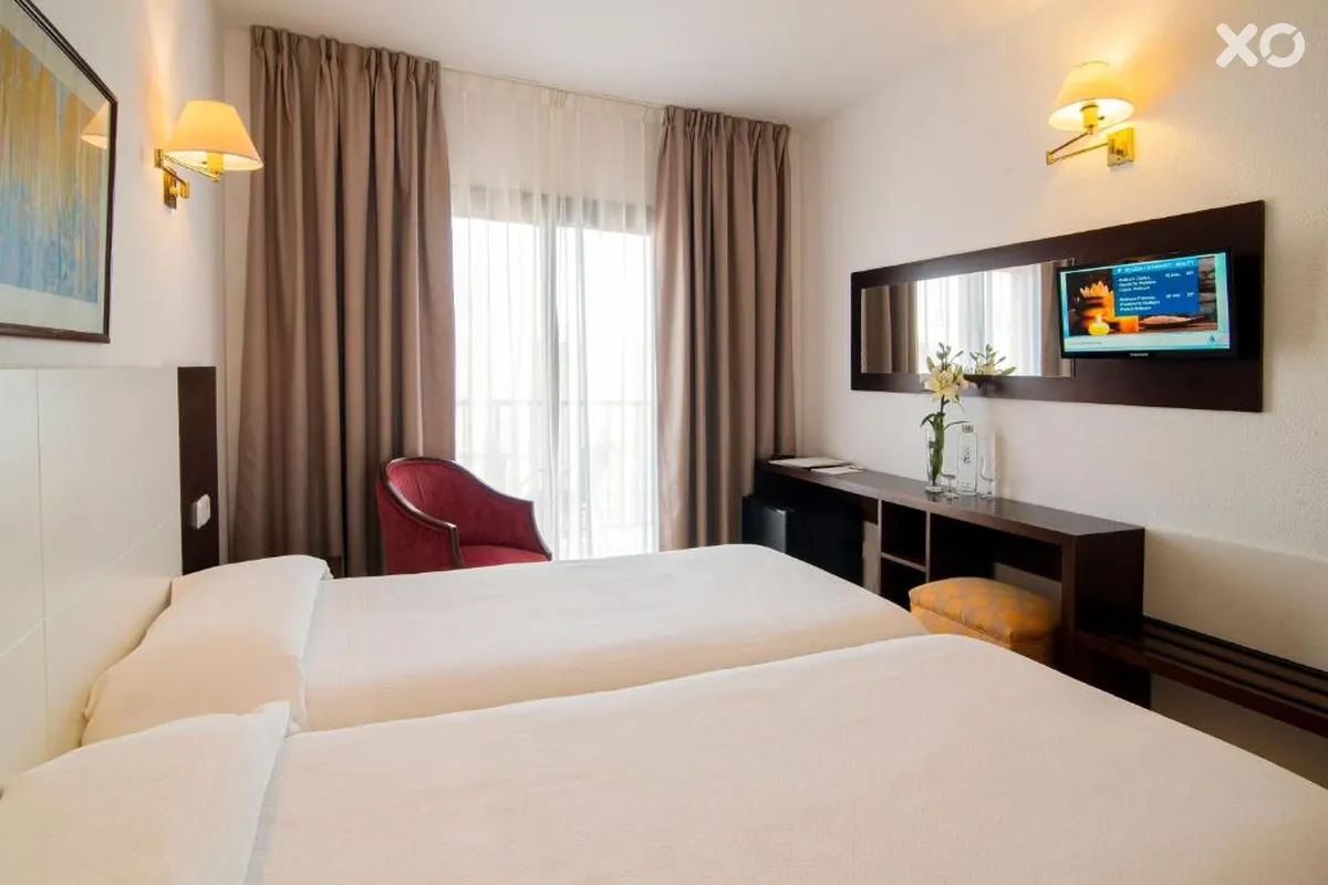 Amoros Hotel