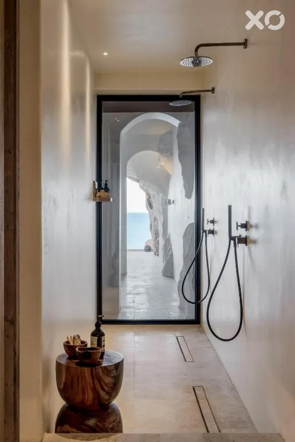 Acro Suites