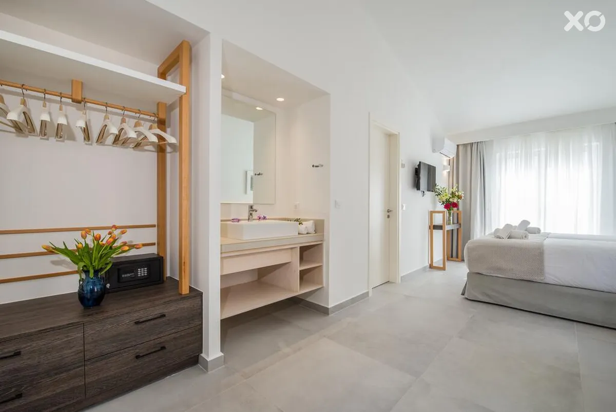 Lotus Hotel Apartments