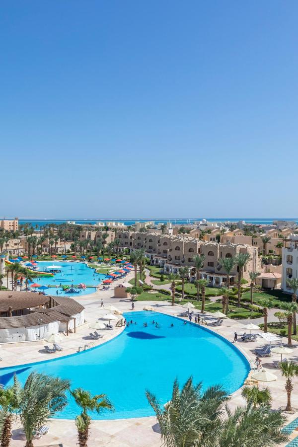 Royal Lagoons Resort & Aqua Park