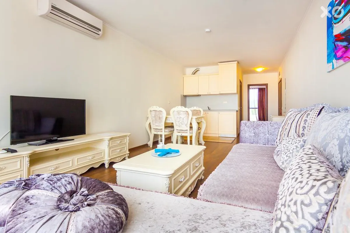 Apolonia Resort