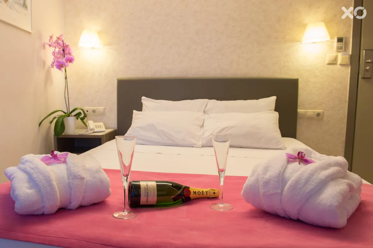 Astron Hotel