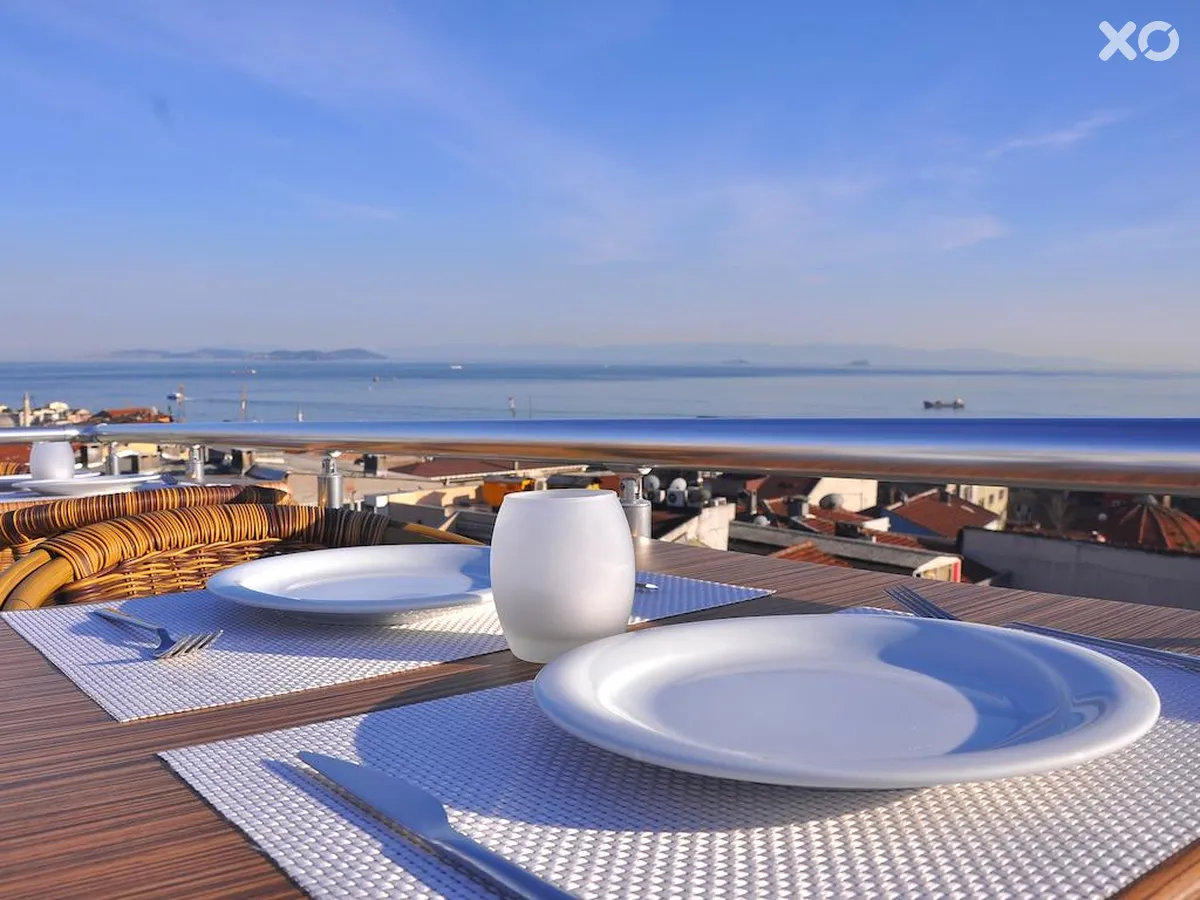 Divan-i Ali Hotel