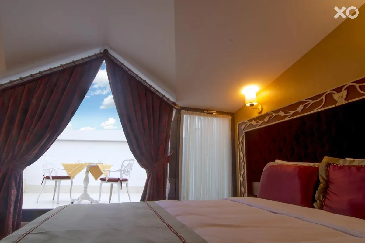 Mb Deluxe Hotel