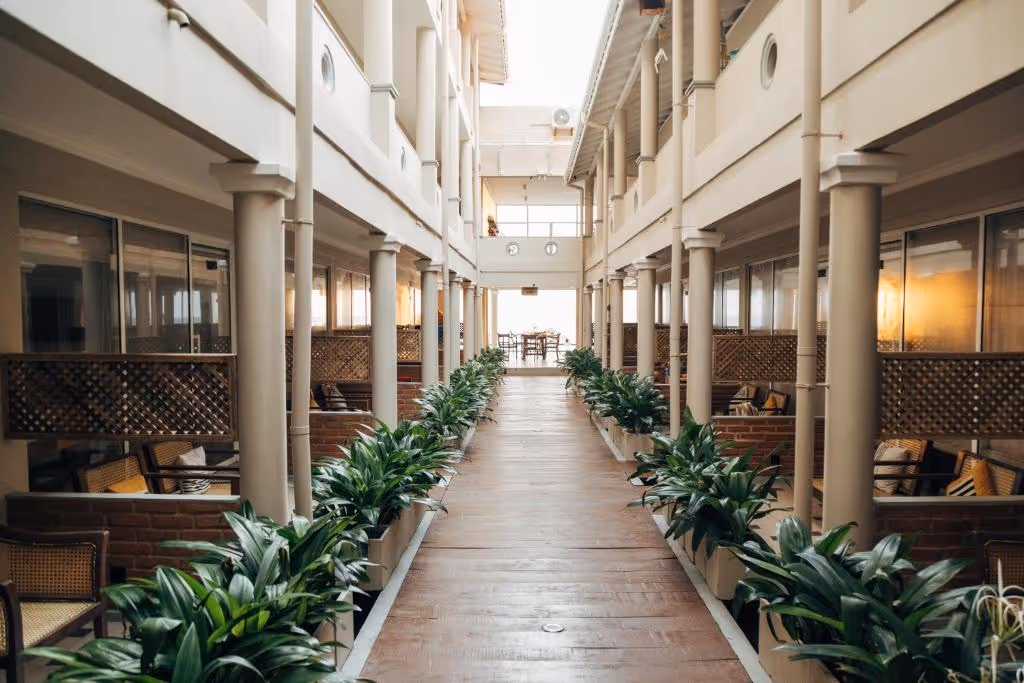 Хіккадува в спокійному тропічному ритмі! Кілька хвилин до пляжу, басейн і шезлонги