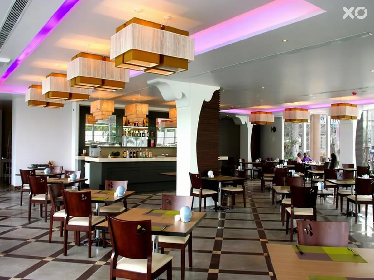 Aiyara Grand Hotel