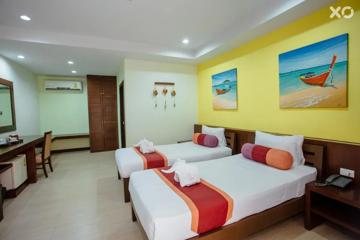 Ark Bar Beach Resort