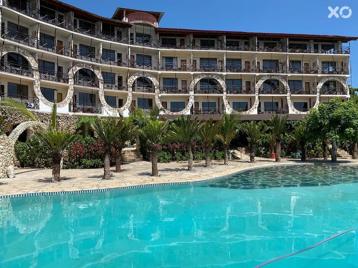 Palumbo Waves Resort