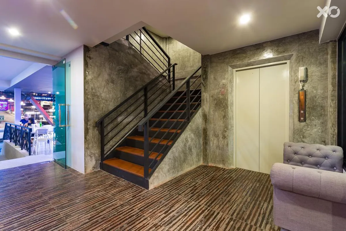 OneLoft Hotel