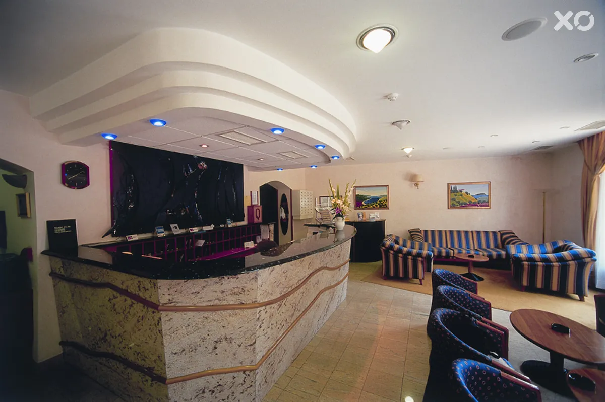 Komodor Hotel