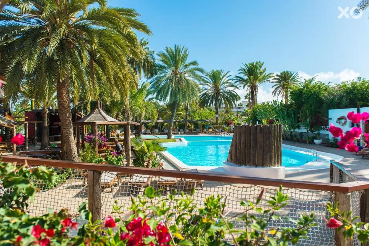 HL Miraflor Suites Hotel