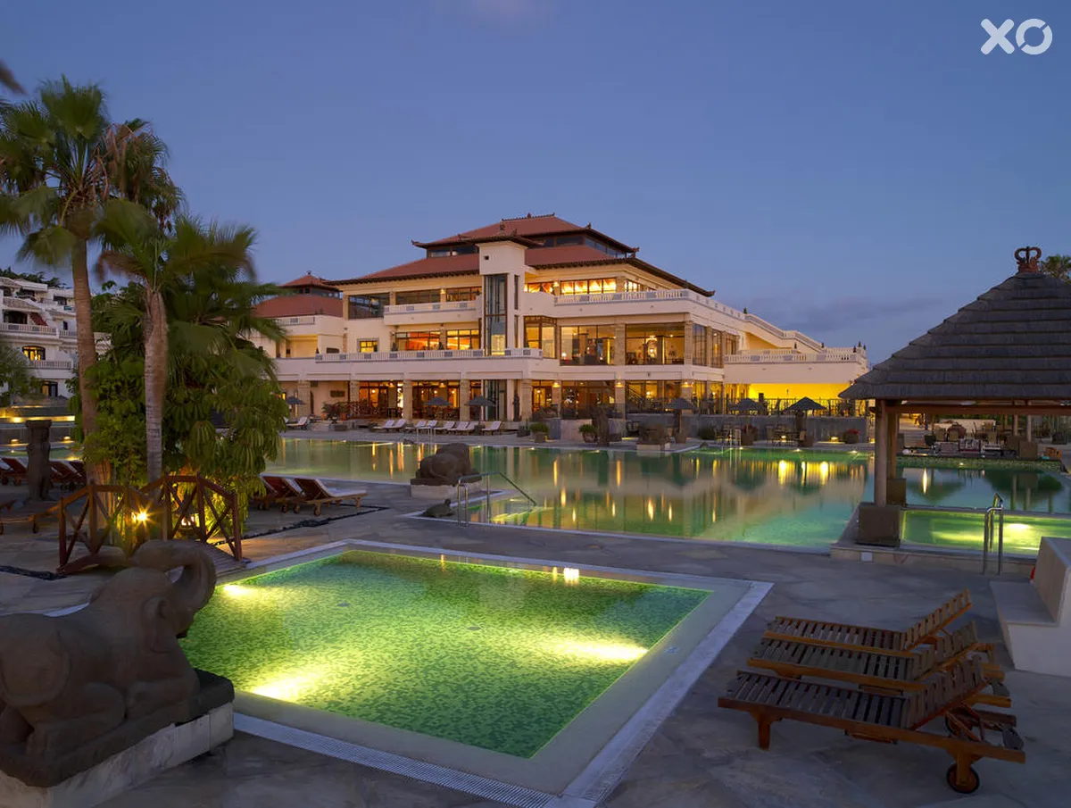 Regency Country Club Apartments & Suites