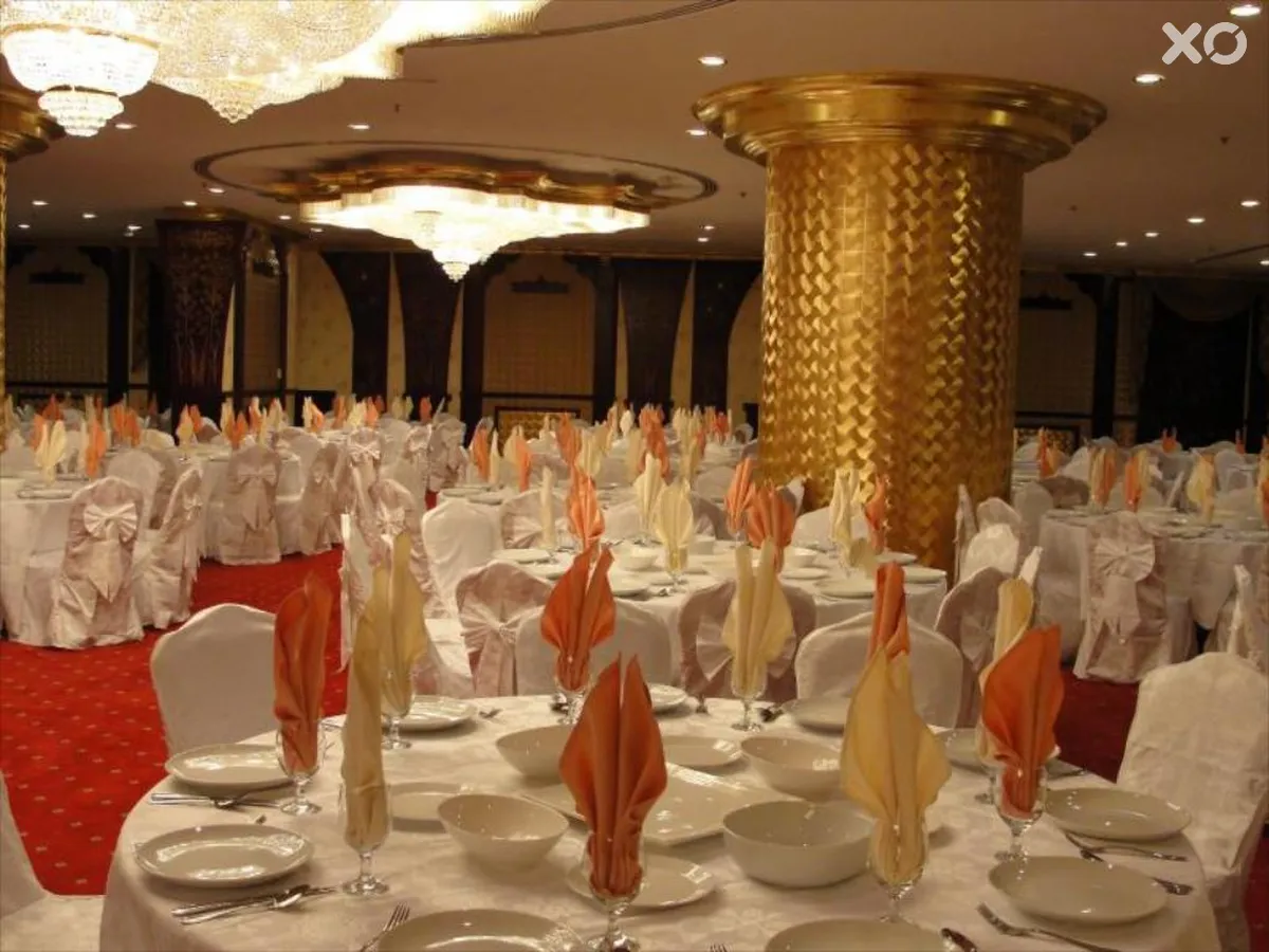 Al Bustan Tower Hotel Suites