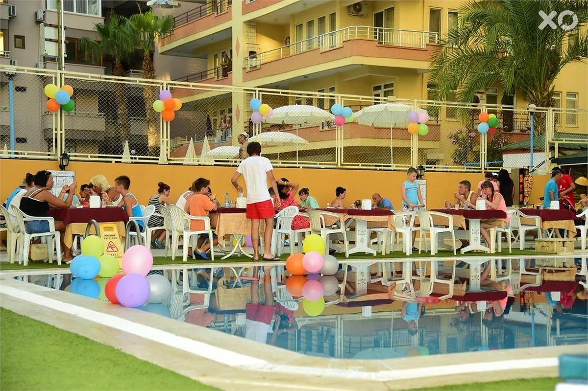 Gold Twins Family Beach Hotel