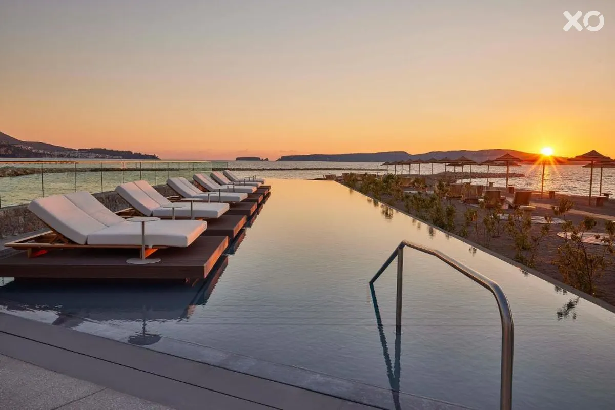 W Costa Navarino