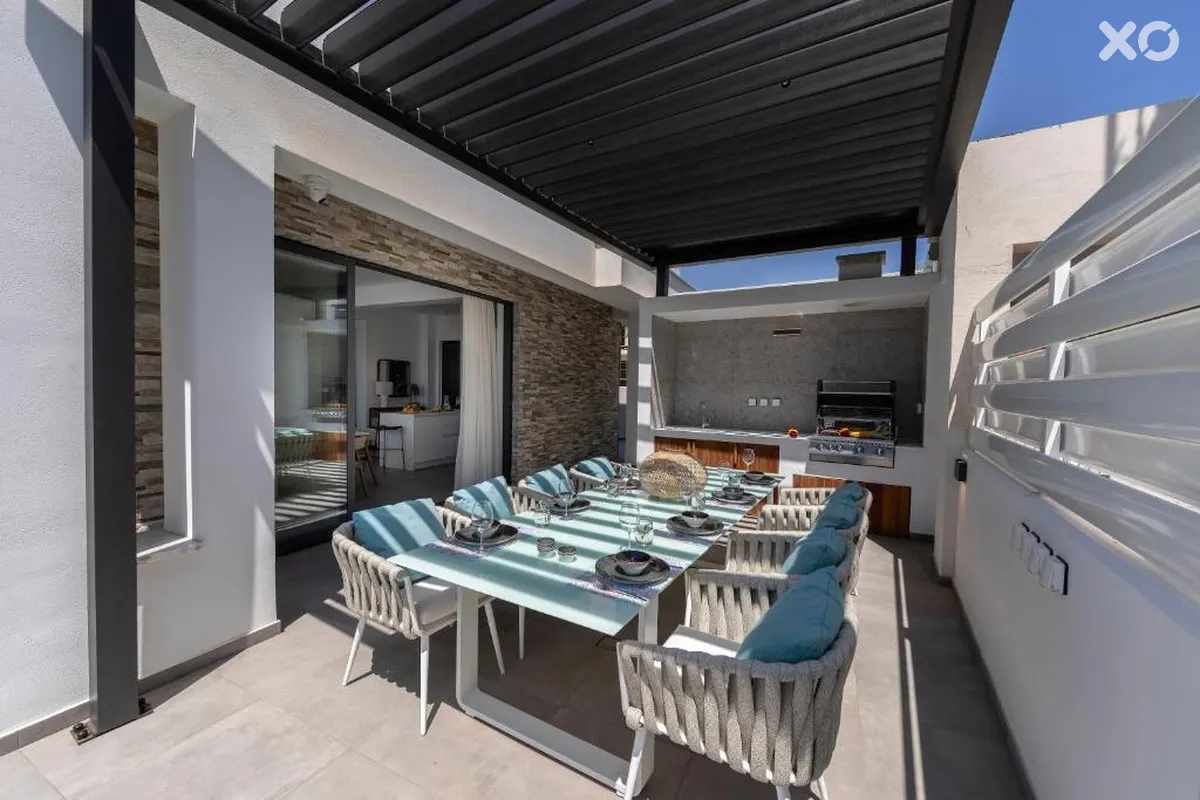 Louis Chris Le Mare Gold Villa