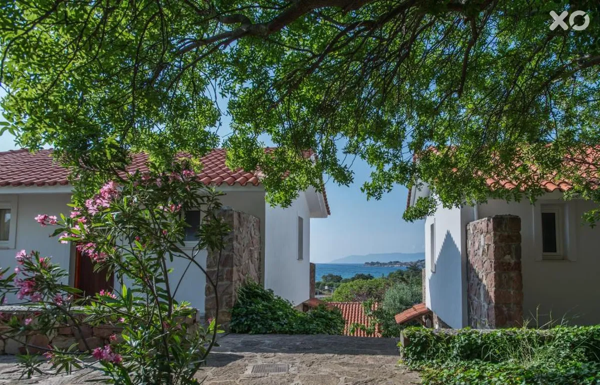 Delfinia Hotel & Bungalows