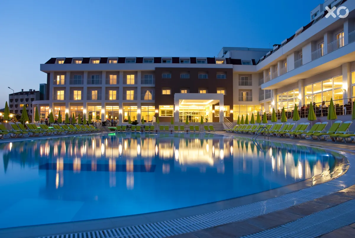 MG White Lilyum Hotel