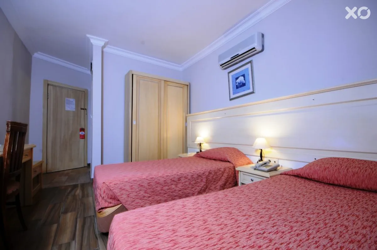 Mar-bas Hotel (Marbas)