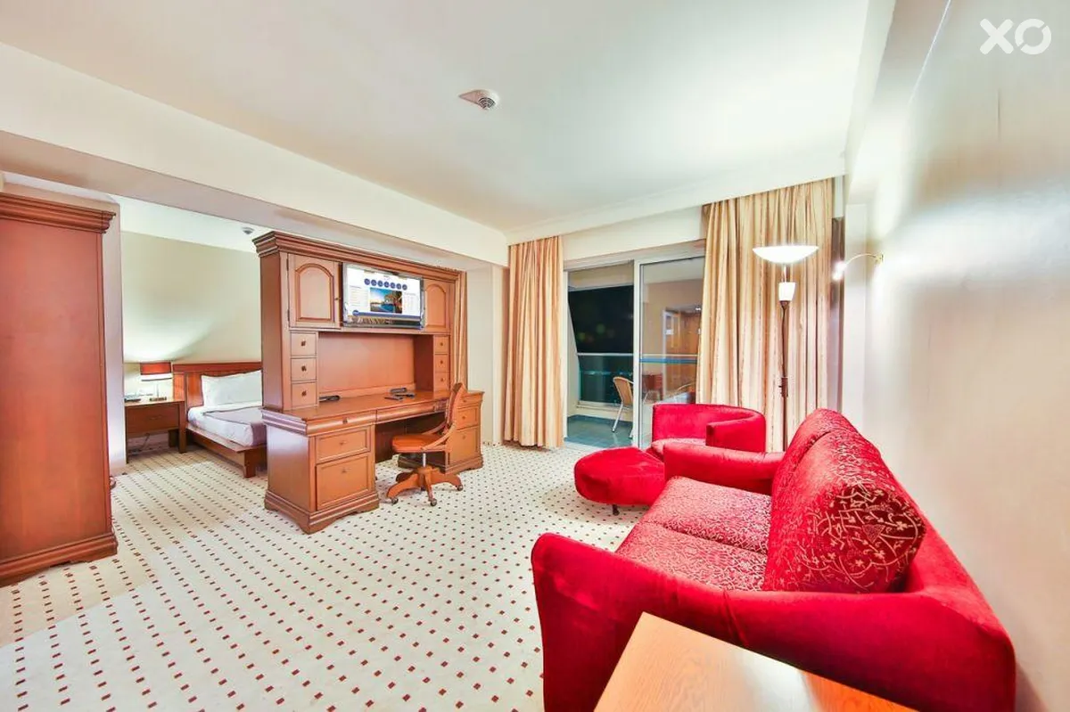 Marina Hotel & Suites